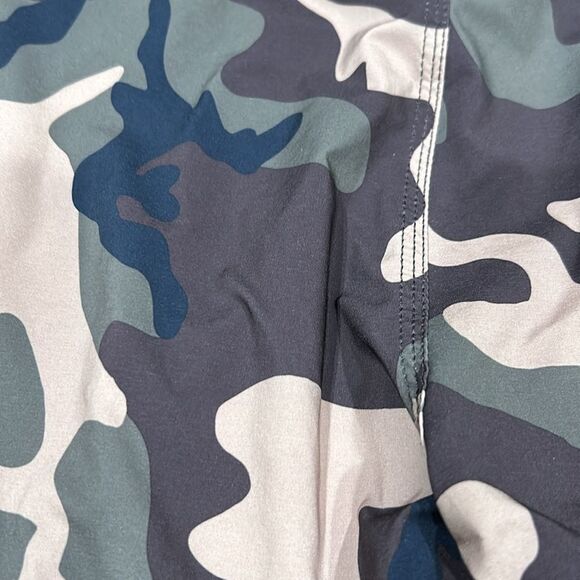 Volcom Men’s Camo Boardshort Never Worn Men’s ! 4 way stretch size 29 Cool - Picture 6 of 8